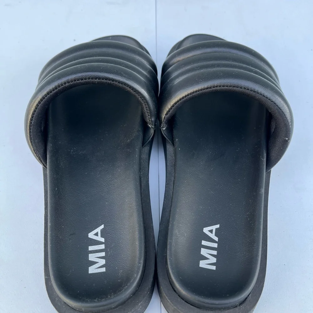 MIA Black Sandals - Picture 4 of 5